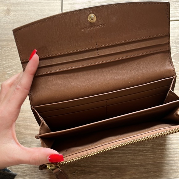 Burberry Wallet - Picture 3 of 3